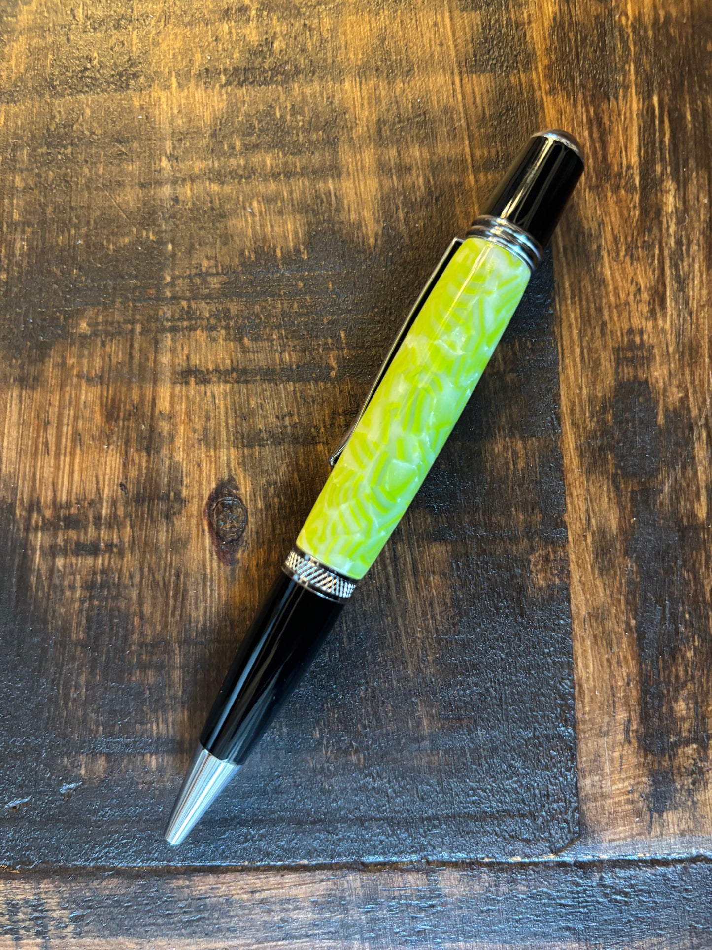 Handmade Green Acrylic Wall Street II Executive Pen