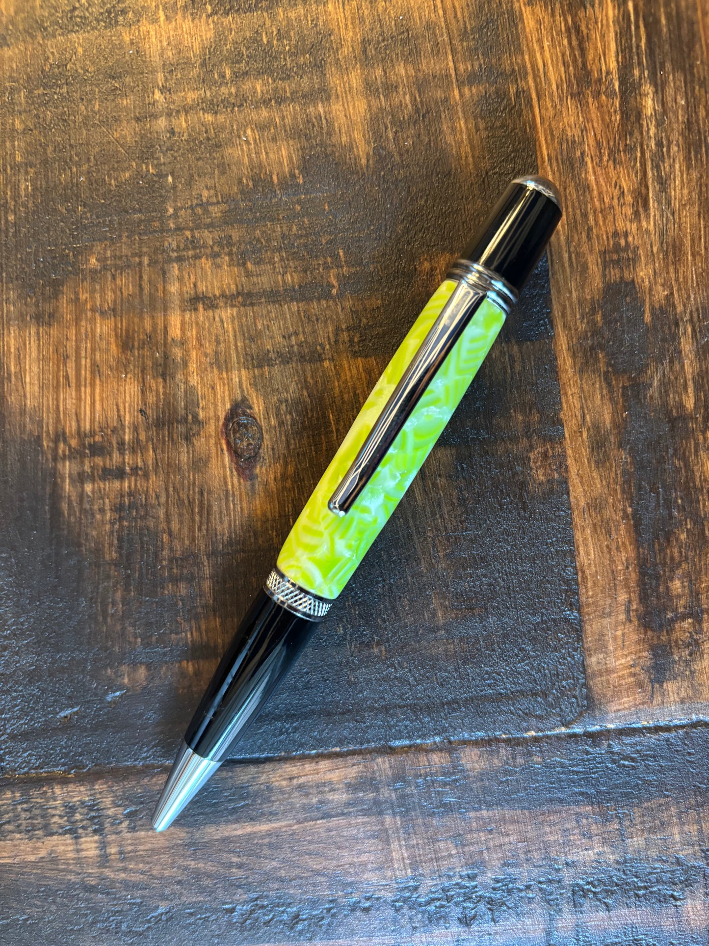 Handmade Green Acrylic Wall Street II Executive Pen