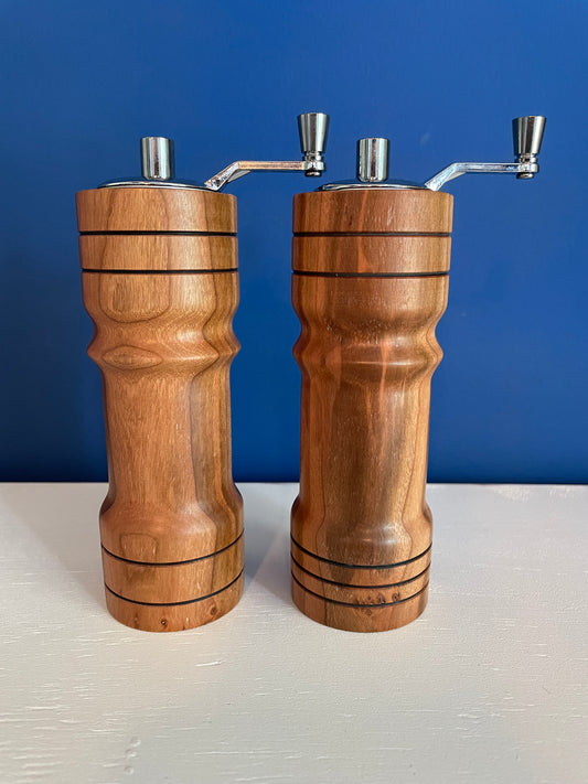 Wooden Hand Crank Grinder Pepper Mill – Italian Cookshop Ltd