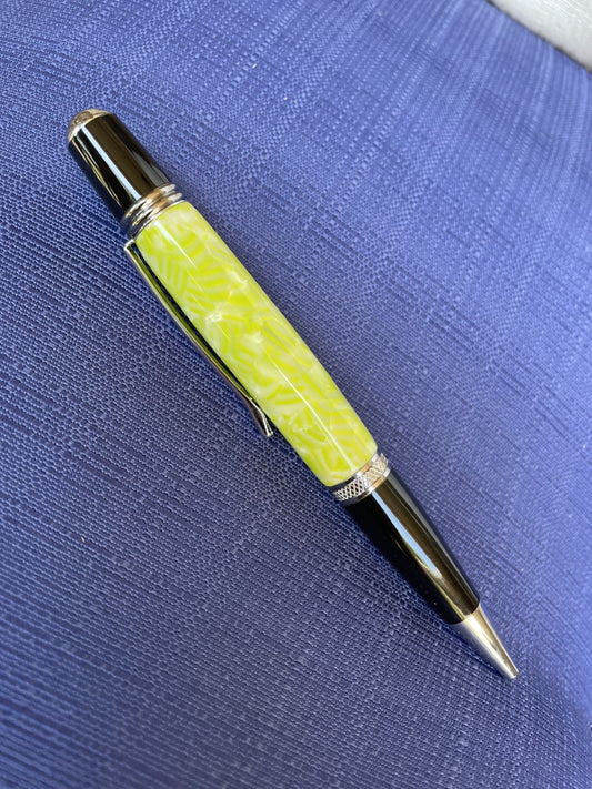 Handmade Green Acrylic Wall Street II Executive Pen