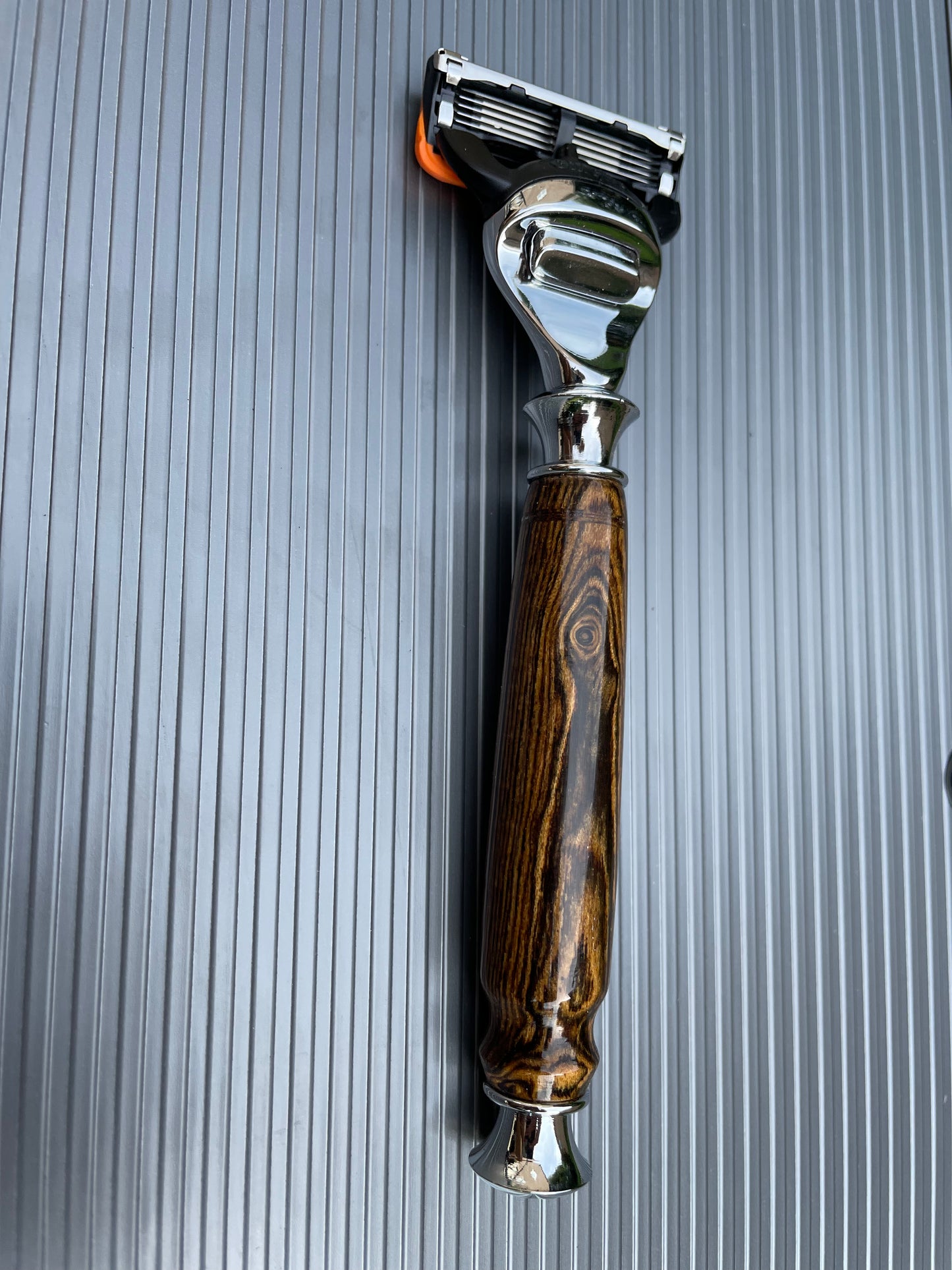 Custom Wood Handle Fusion Razor