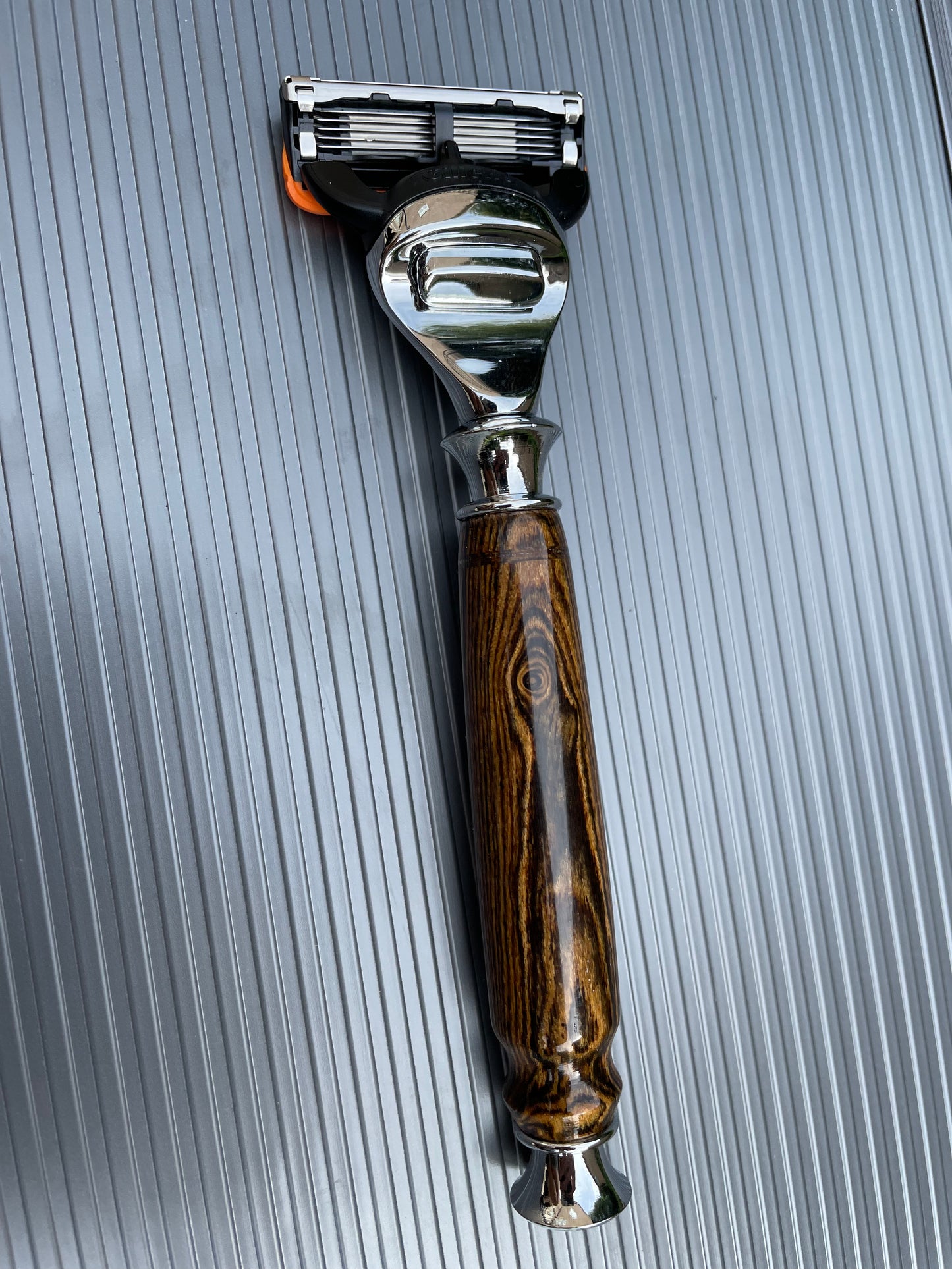 Custom Wood Handle Fusion Razor