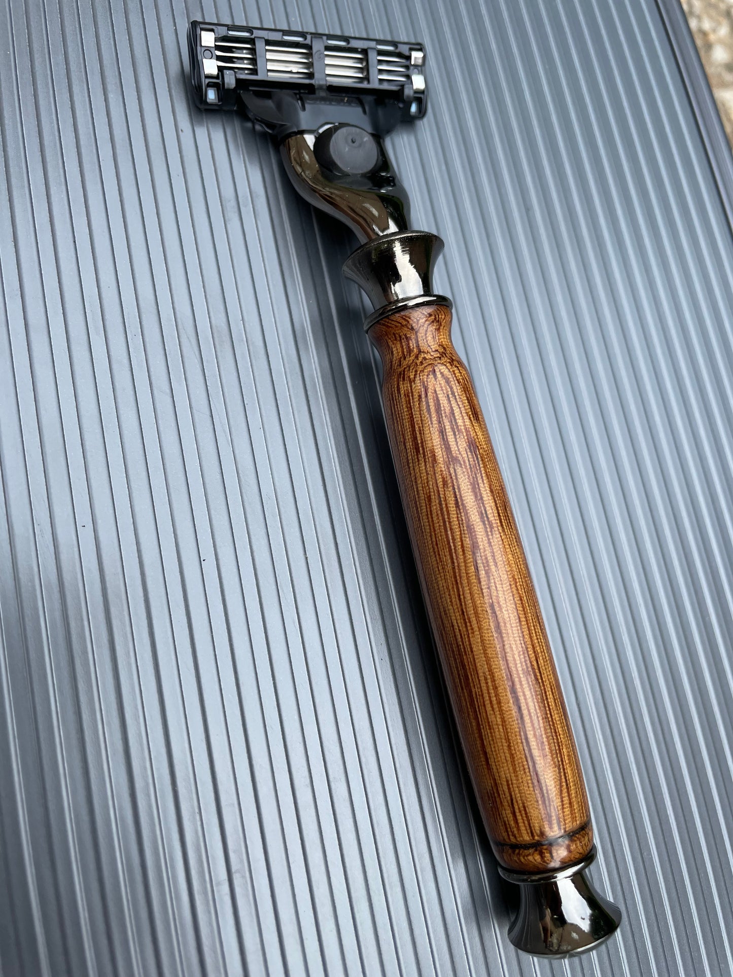 Handmade Wood Handle Mach3 Razor