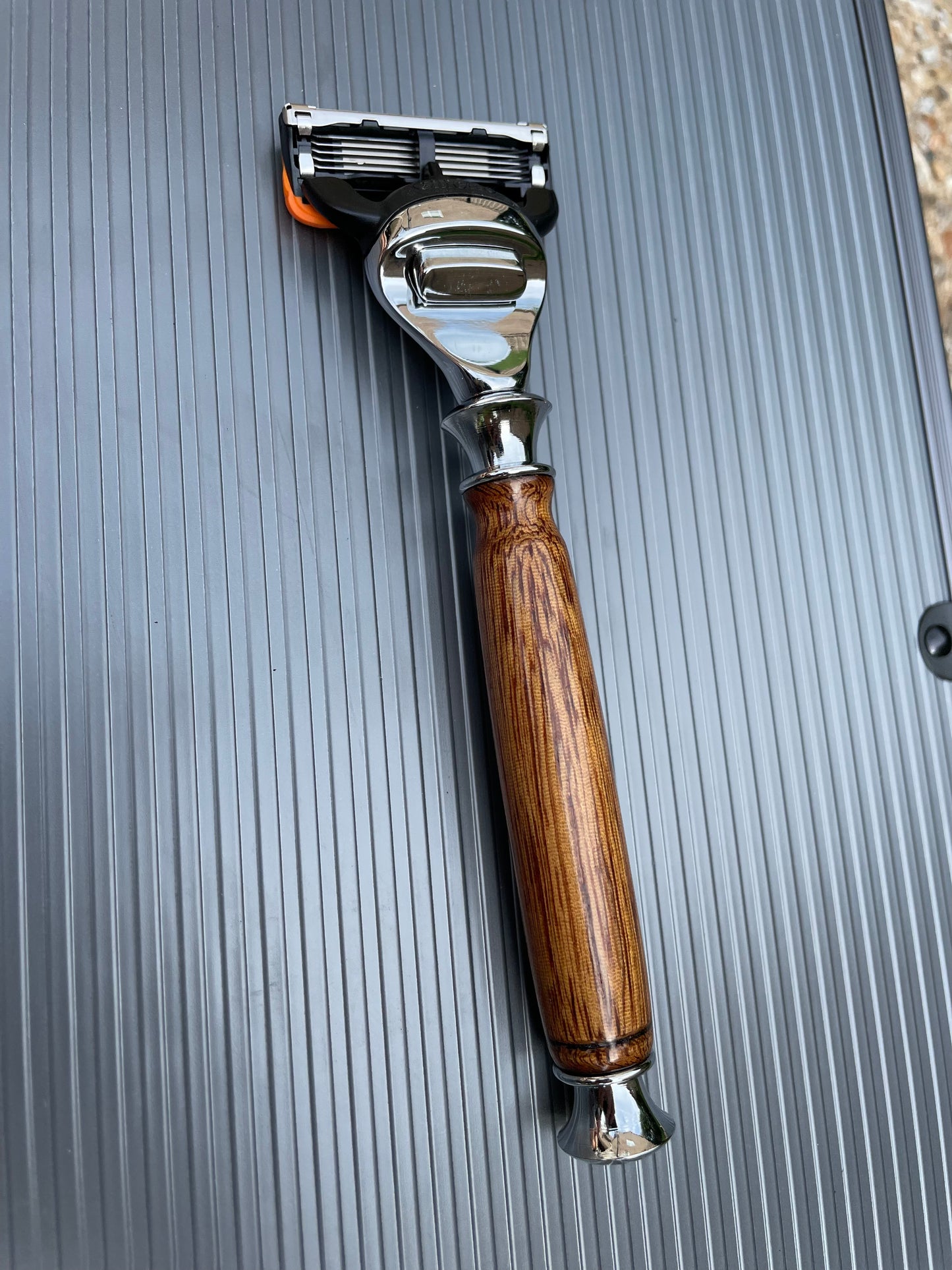 Custom Wood Handle Fusion Razor